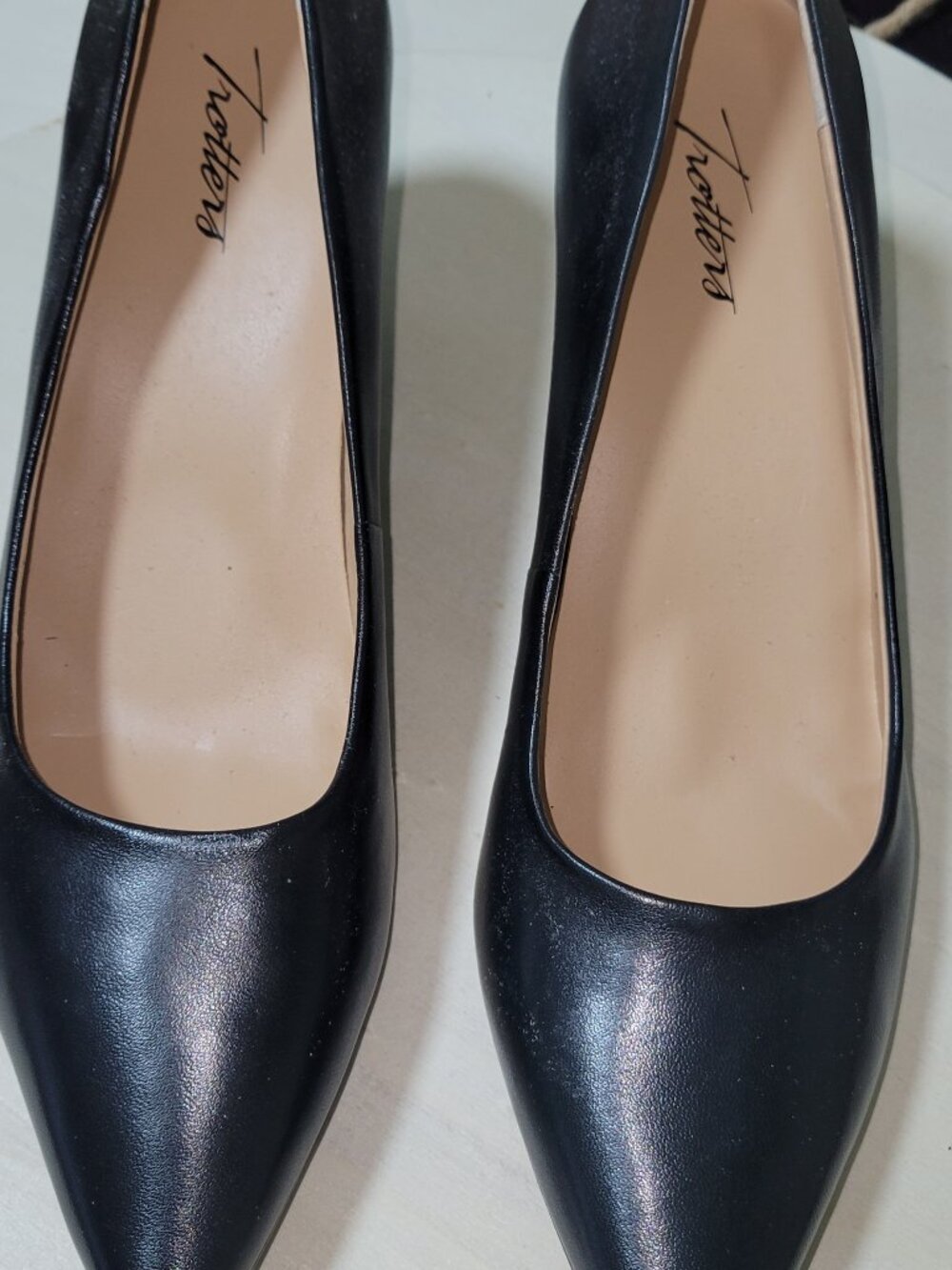Trotters Black Leather Pumps  [Item #SP08]